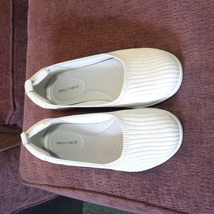 Easy Spirit Woven Sporty Flats